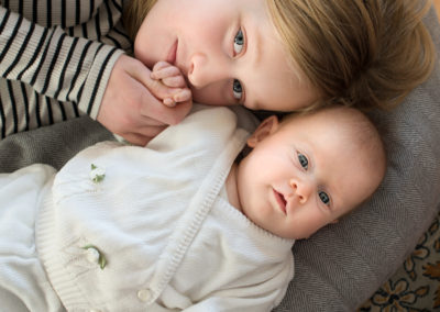 Sisters love – Indoor photo session