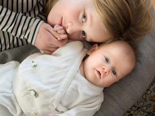 Sisters love – Indoor photo session