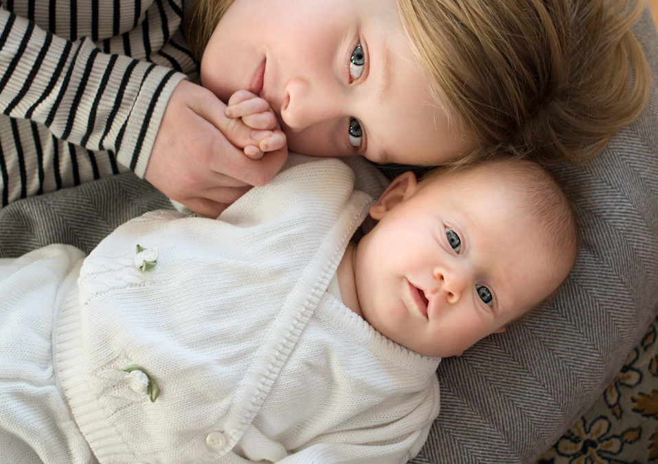 Sisters love – Indoor photo session