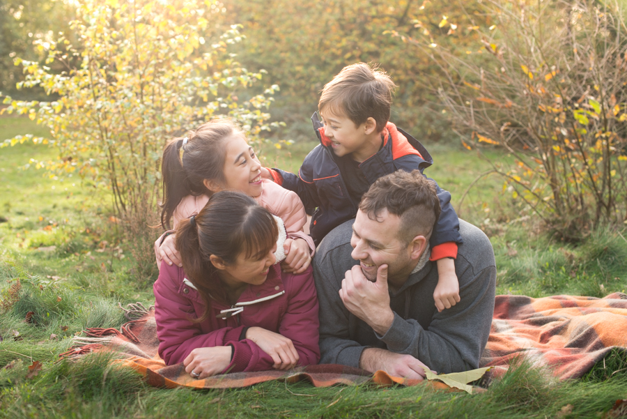 Surrey’s Autumn colours family photoshoot